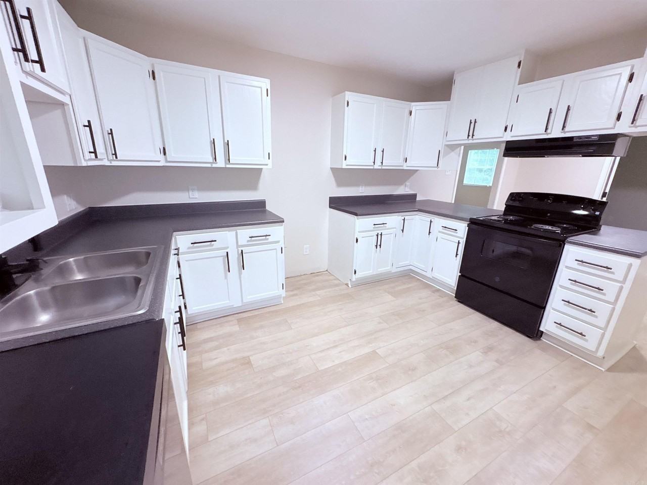 5030 Pear Orchard Dr - Photo 3 of 20