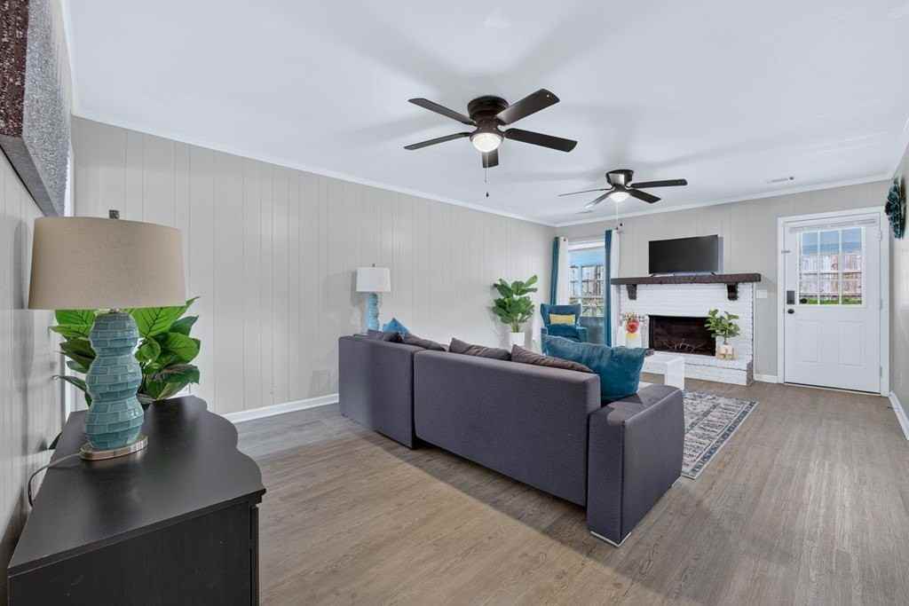 5413 Shanna Ct - Photo 7 of 34