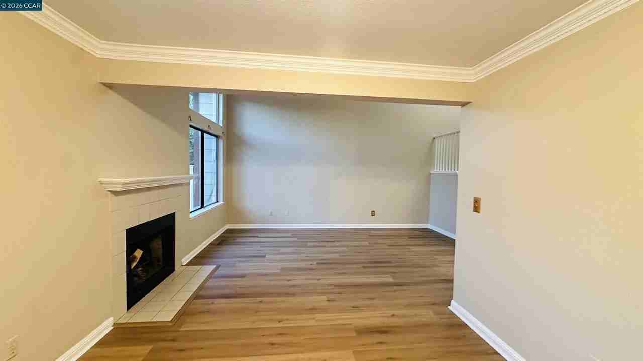 449 Dohrmann Ln - Photo 2 of 8