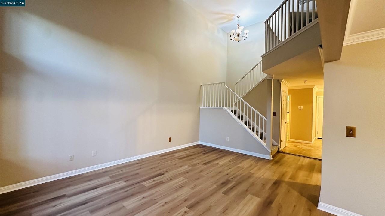 449 Dohrmann Ln - Photo 3 of 8