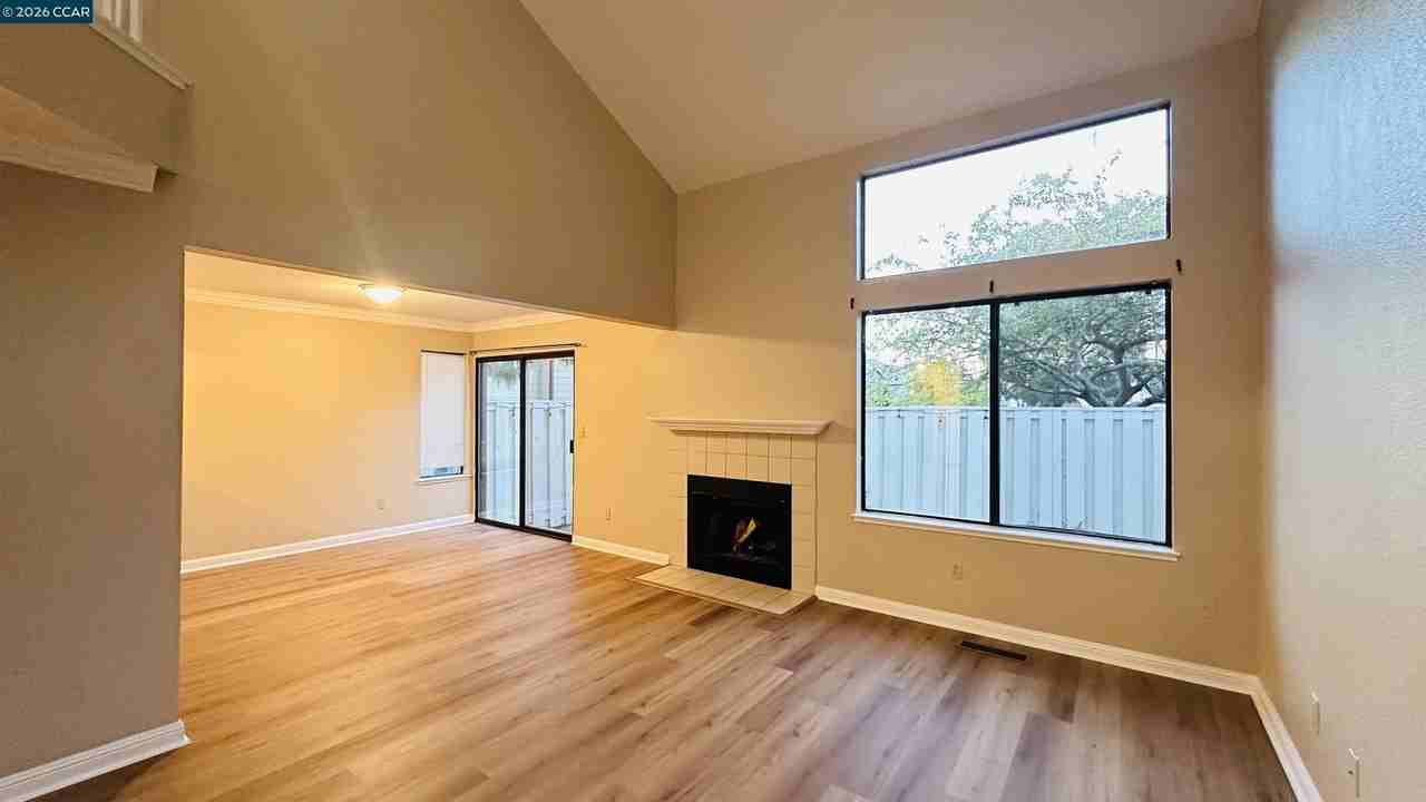 449 Dohrmann Ln - Photo 4 of 8