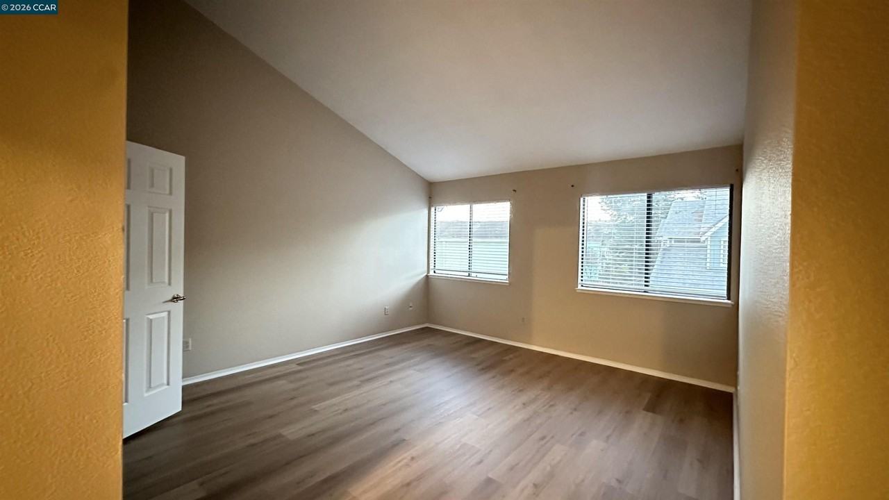 449 Dohrmann Ln - Photo 7 of 8