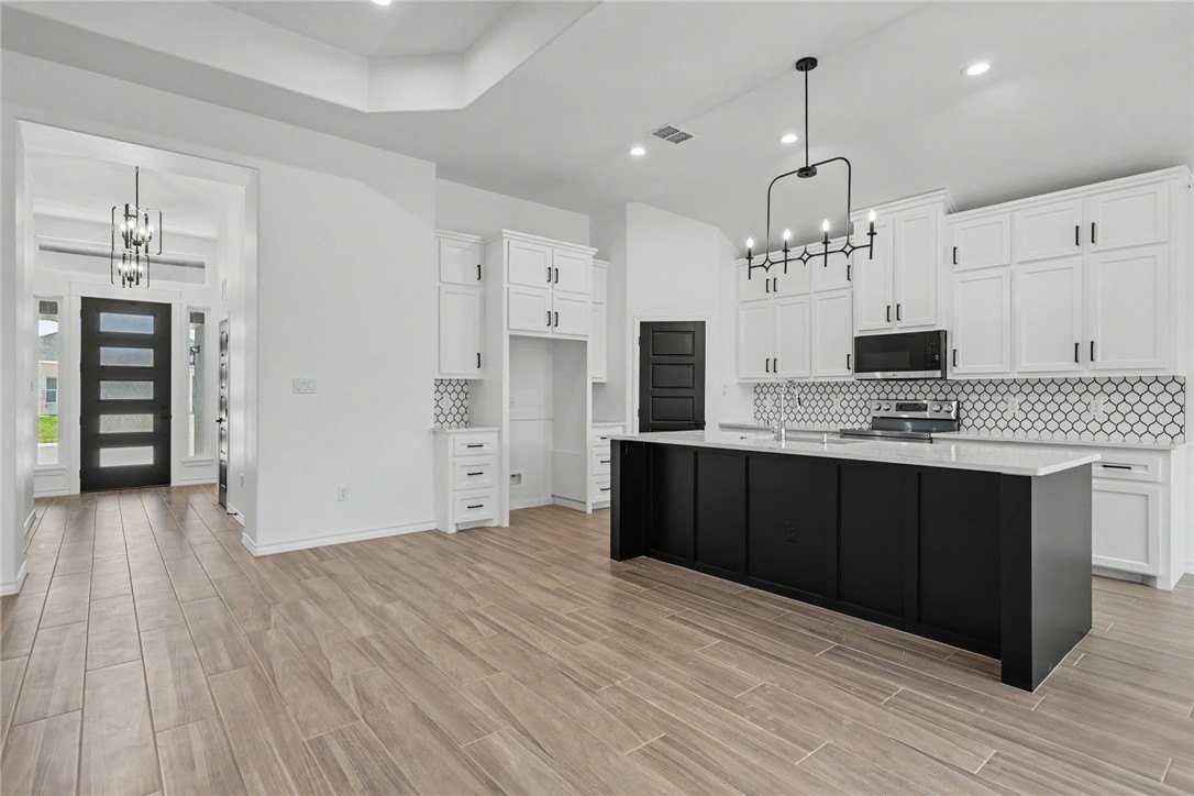 6849 La Salle Dr - Photo 3 of 35