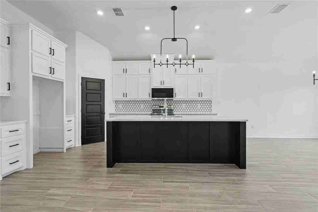 6849 La Salle Dr - Photo 4 of 35