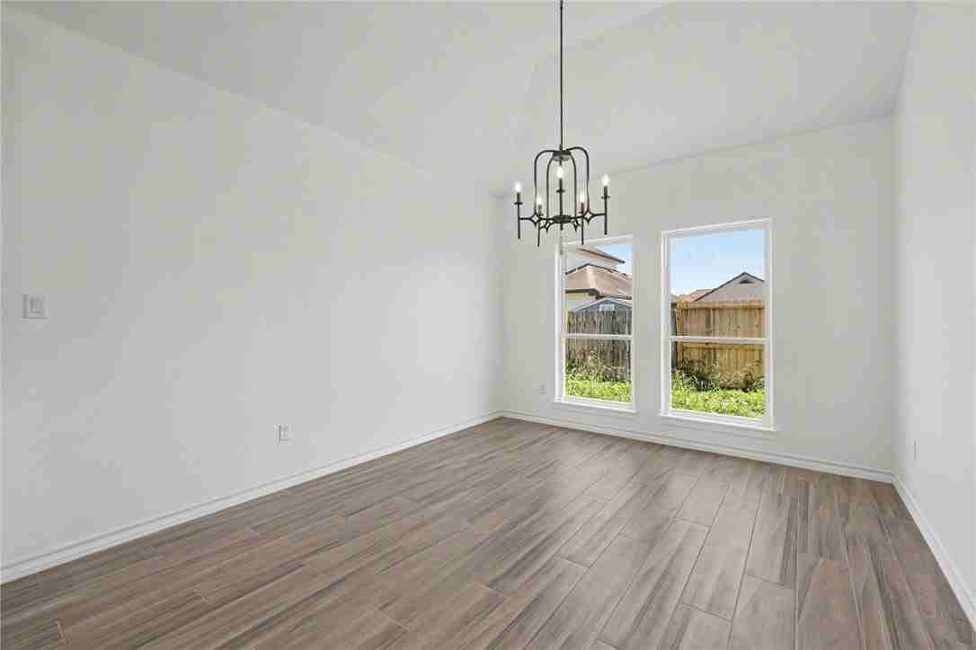 6849 La Salle Dr - Photo 6 of 35