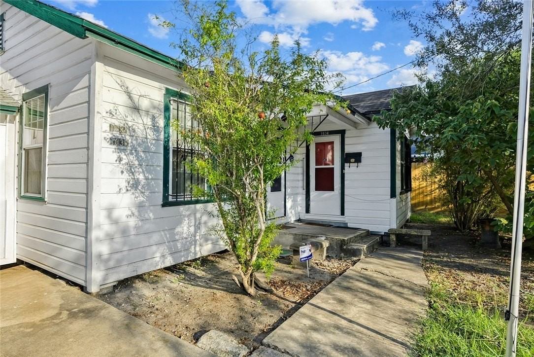 1636 15th St - Photo 2 of 20