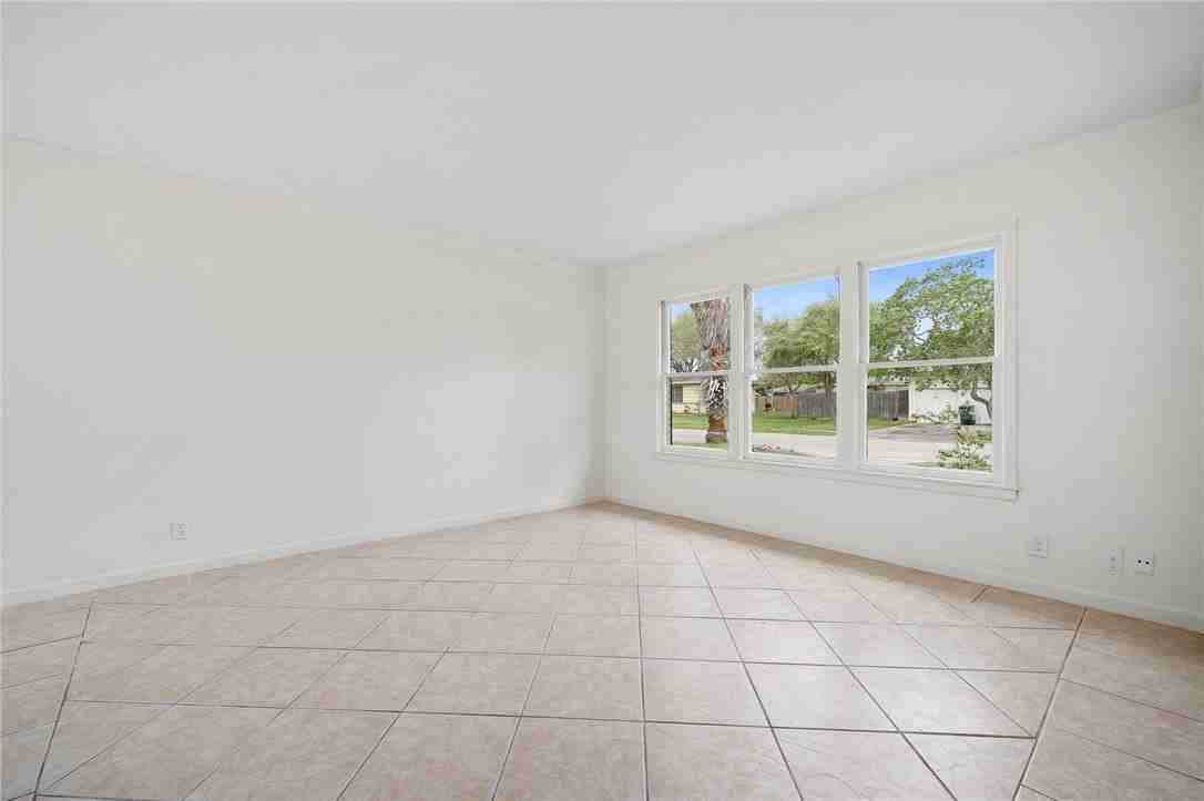 4837 Monette Dr - Photo 5 of 36