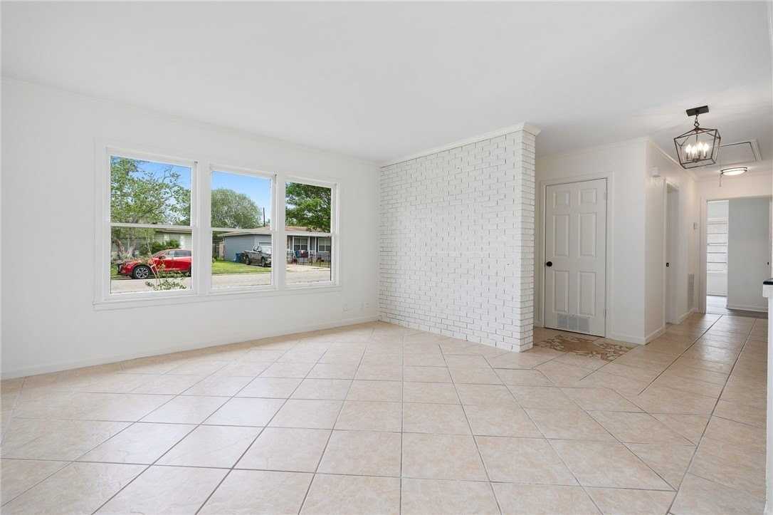 4837 Monette Dr - Photo 6 of 36