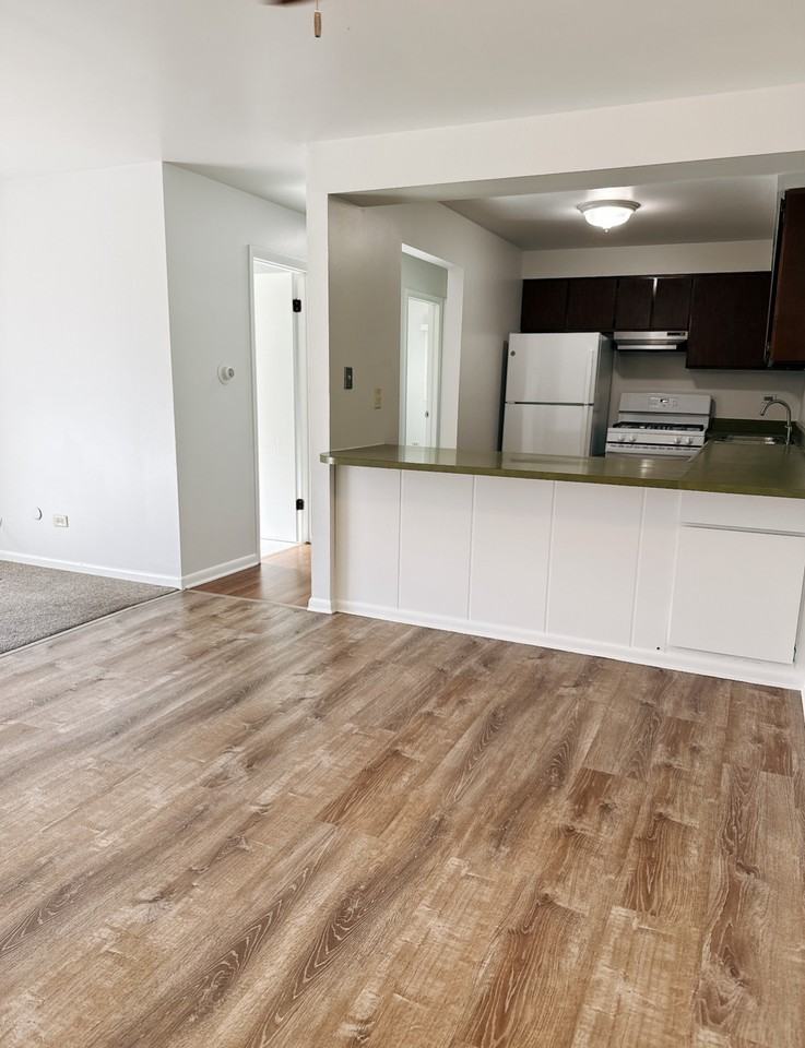 124 W Washington St #212 - Photo 2 of 14