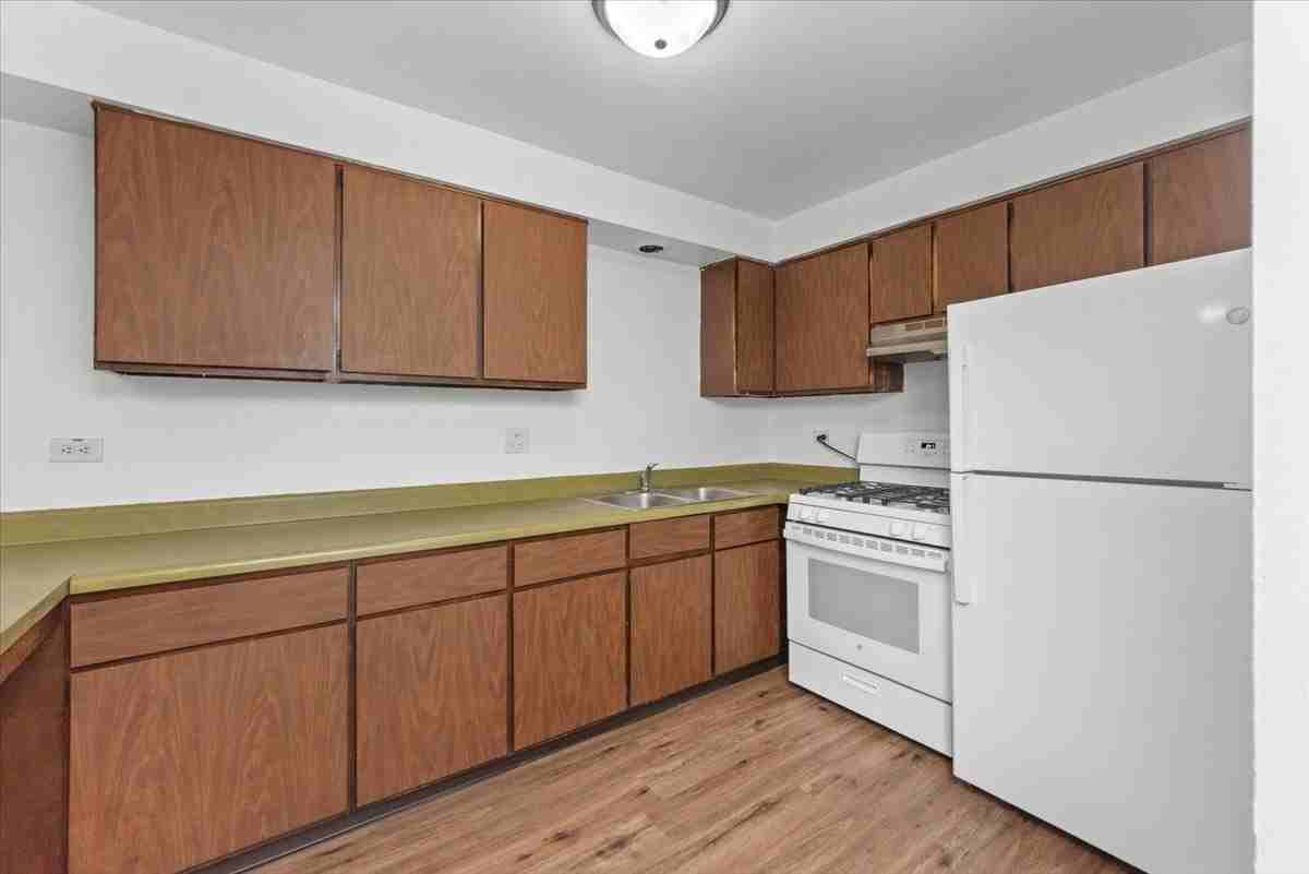 124 W Washington St #111 - Photo 3 of 13