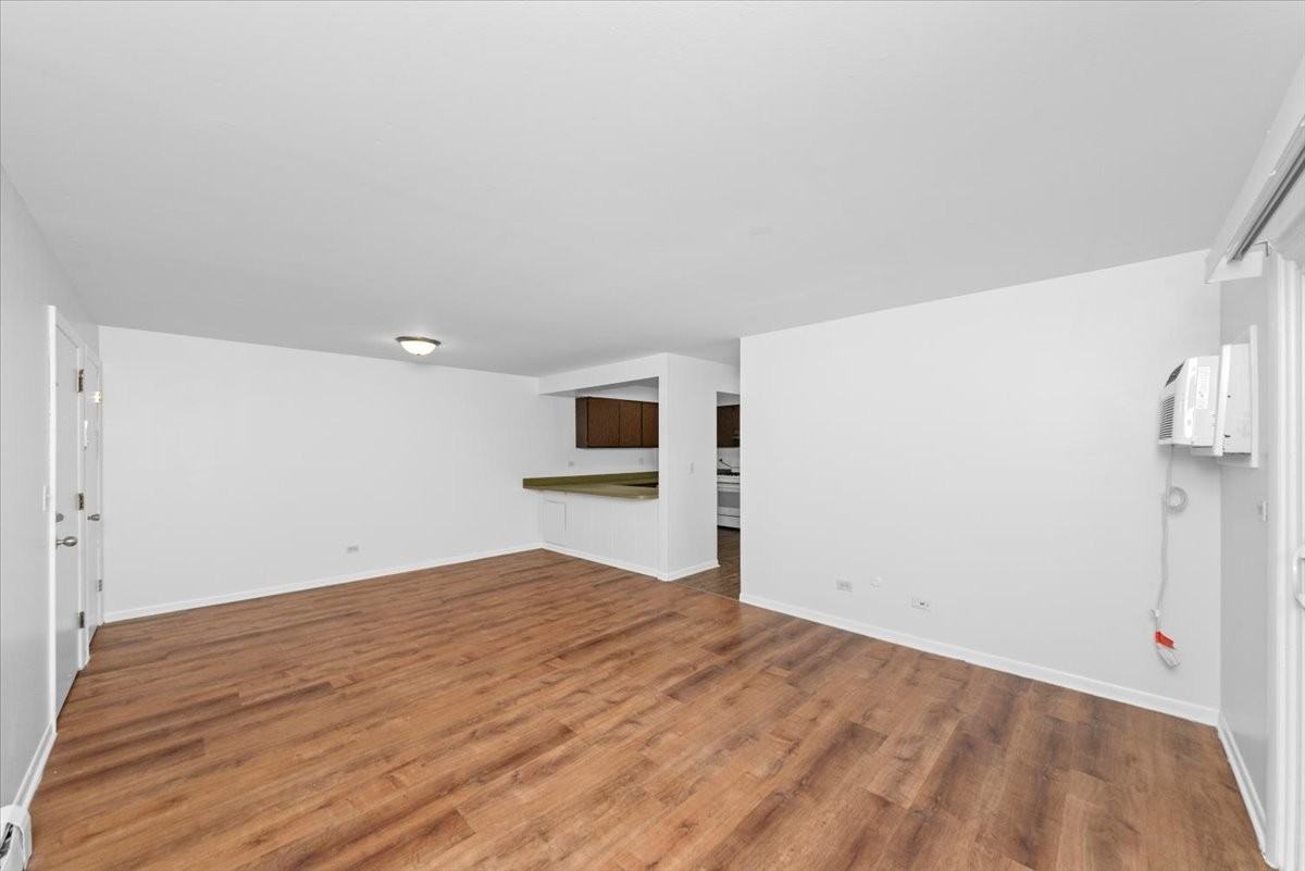 124 W Washington St #111 - Photo 5 of 13