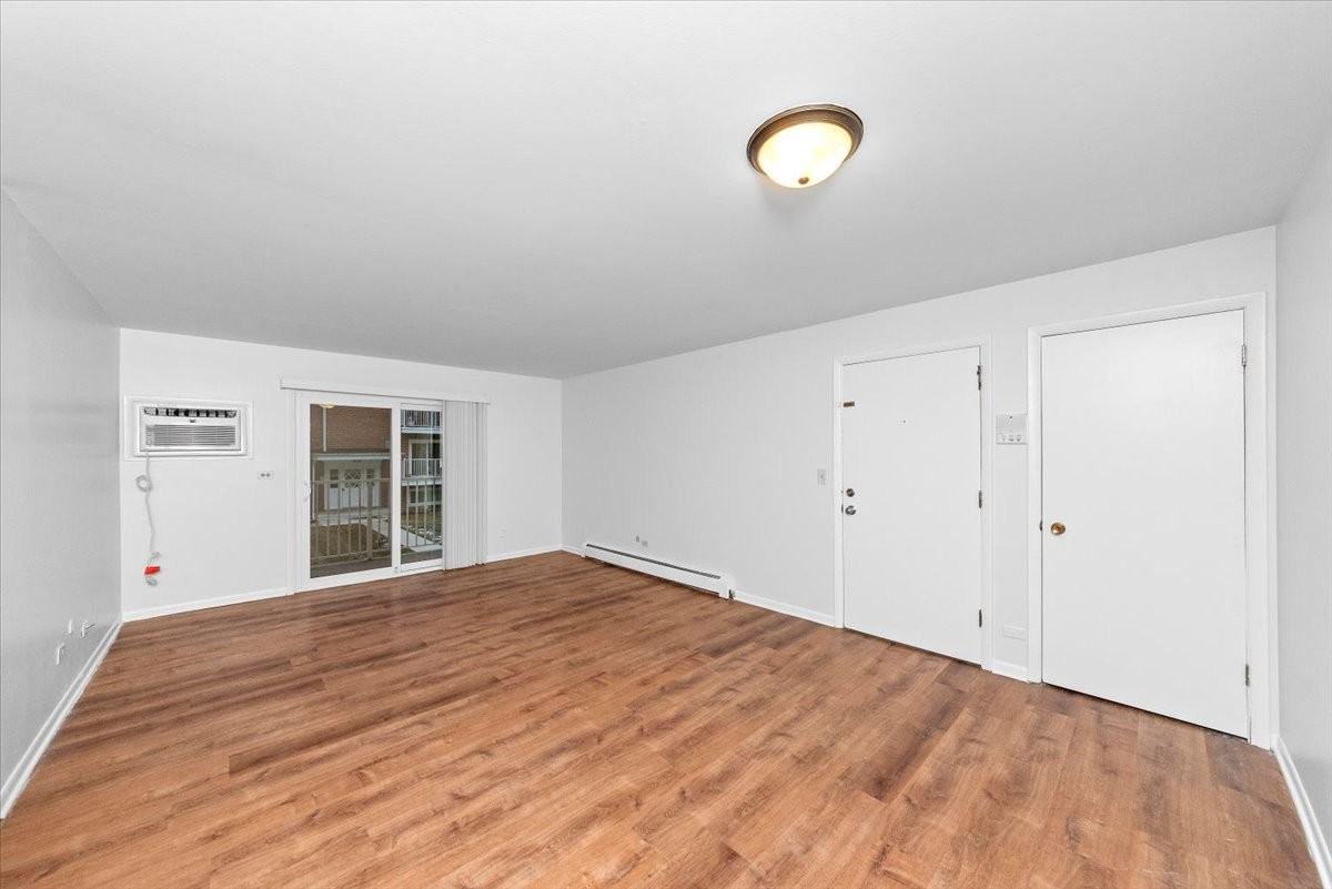 124 W Washington St #111 - Photo 6 of 13