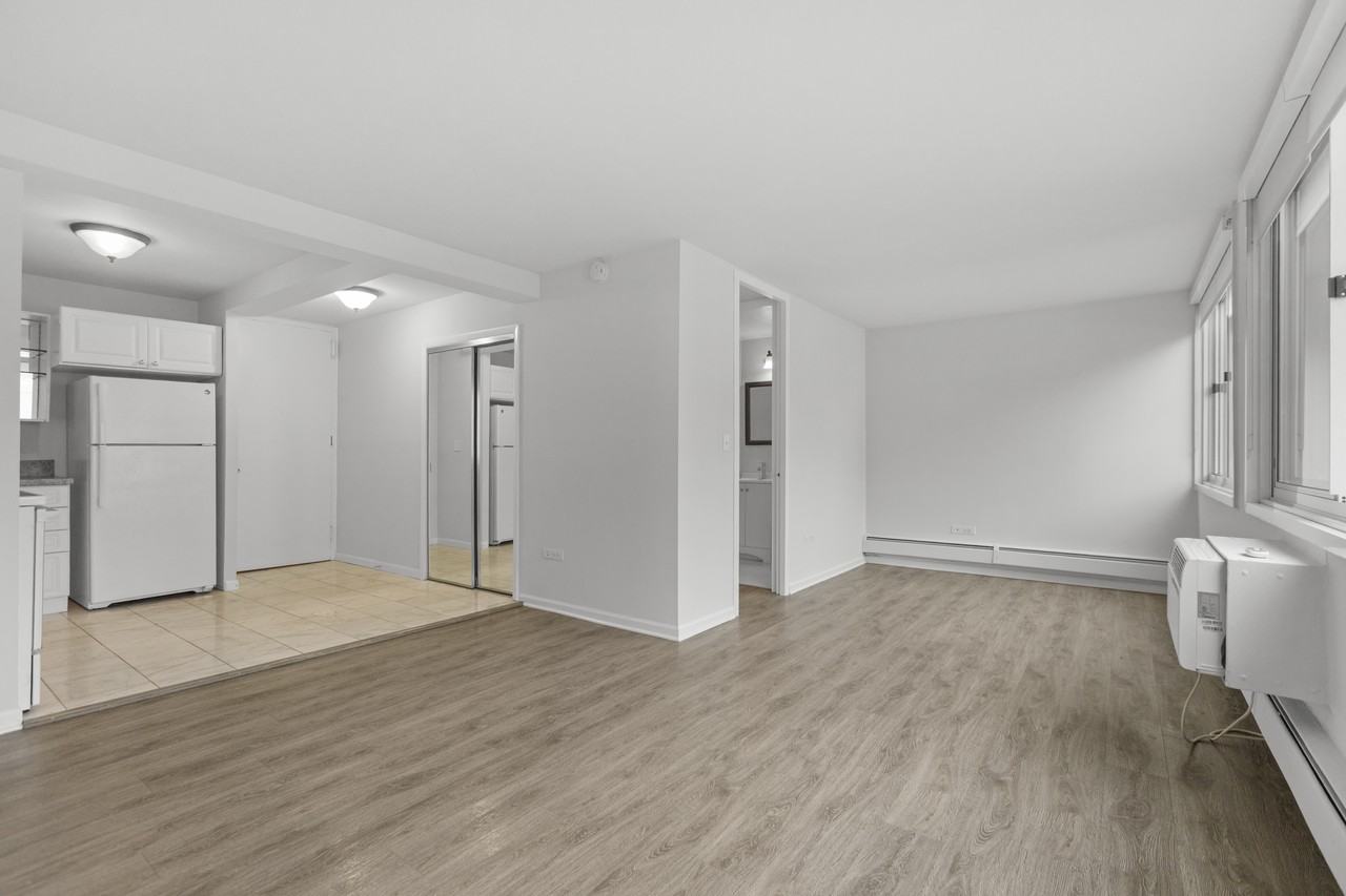 1344 N Dearborn St #13D - Photo 5 of 12