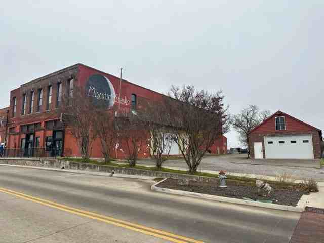 110 S Houston Ave #A - Photo 2 of 10