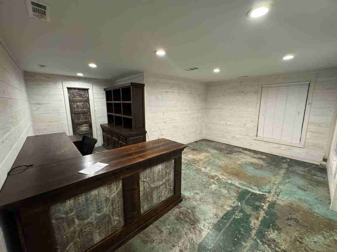 110 S Houston Ave #A - Photo 4 of 10