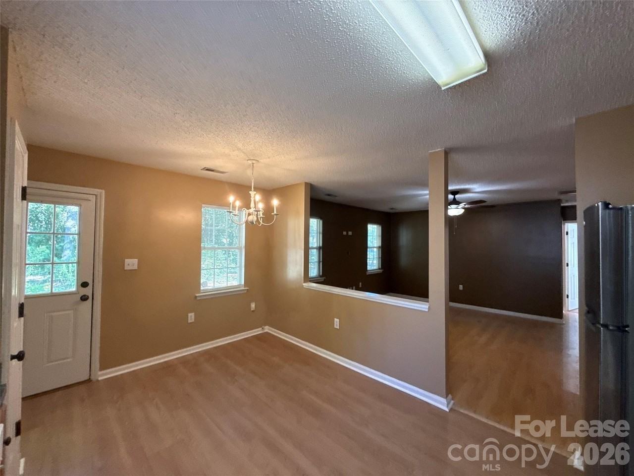 6606 1st Ave - Photo 4 of 11