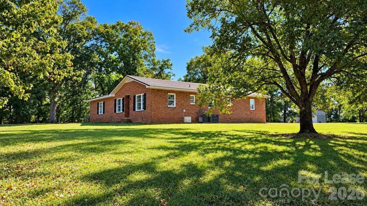 2410 Wallace Rd - Photo 4 of 14