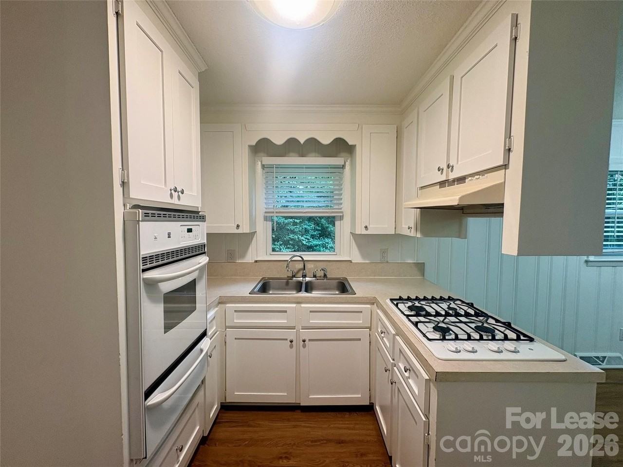 109 Holly Dr - Photo 6 of 24