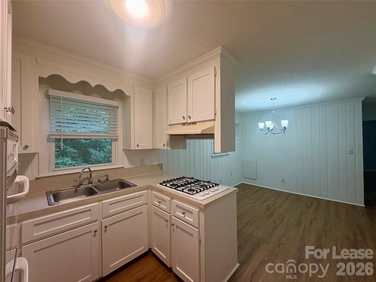 109 Holly Dr - Photo 7 of 24