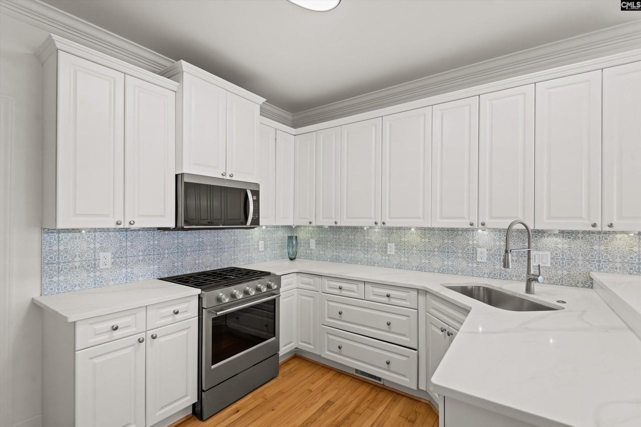2315 Gadsden St - Photo 5 of 35