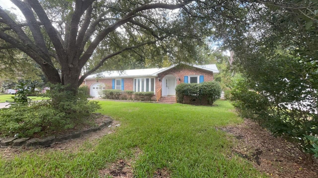 226 Loblolly Cir - Photo 2 of 18