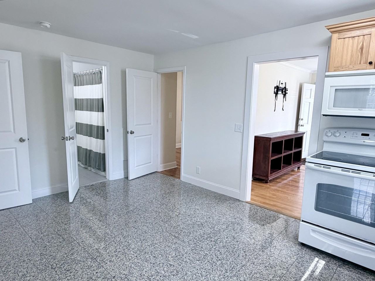 733 York St - Photo 7 of 20