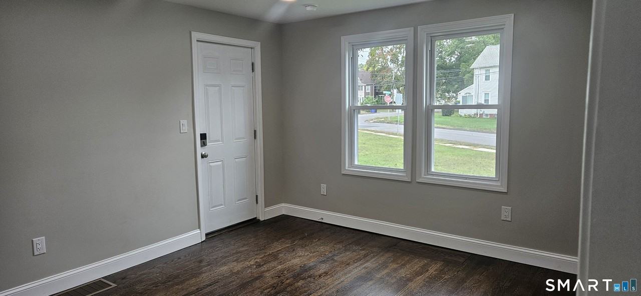 112 Larrabee St #1stFL - Photo 7 of 12