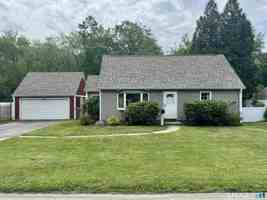 featured image of 5 Bethpage Dr