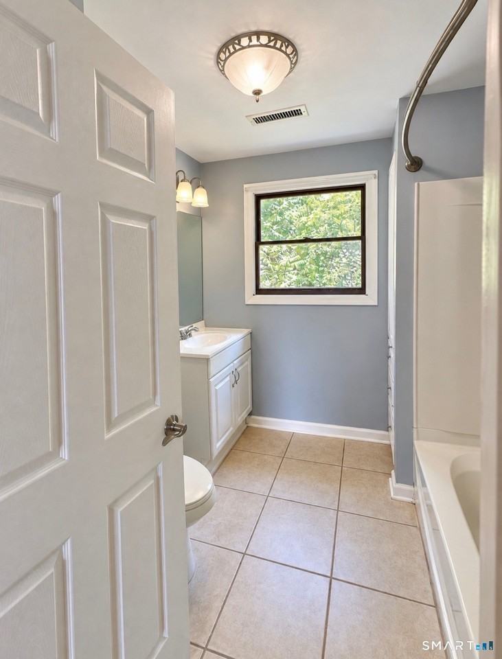 400 Broadway - Photo 4 of 13