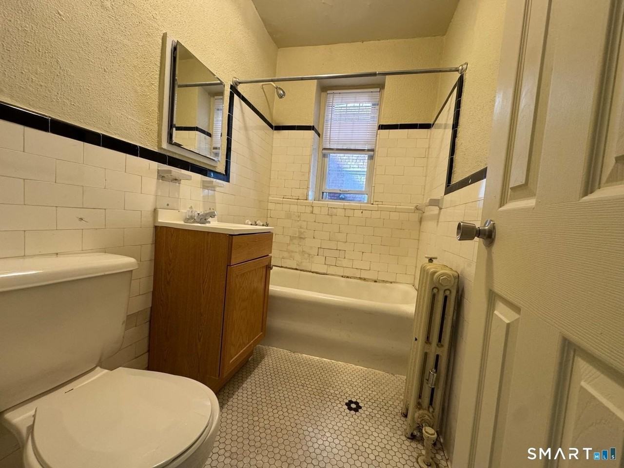 84 Howe St #103 - Photo 7 of 14