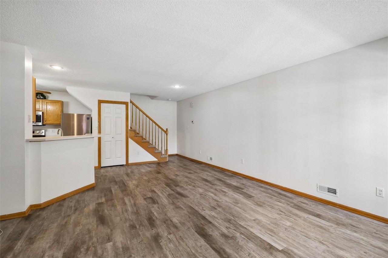 6855 Woodland Ave #1403 - Photo 4 of 18