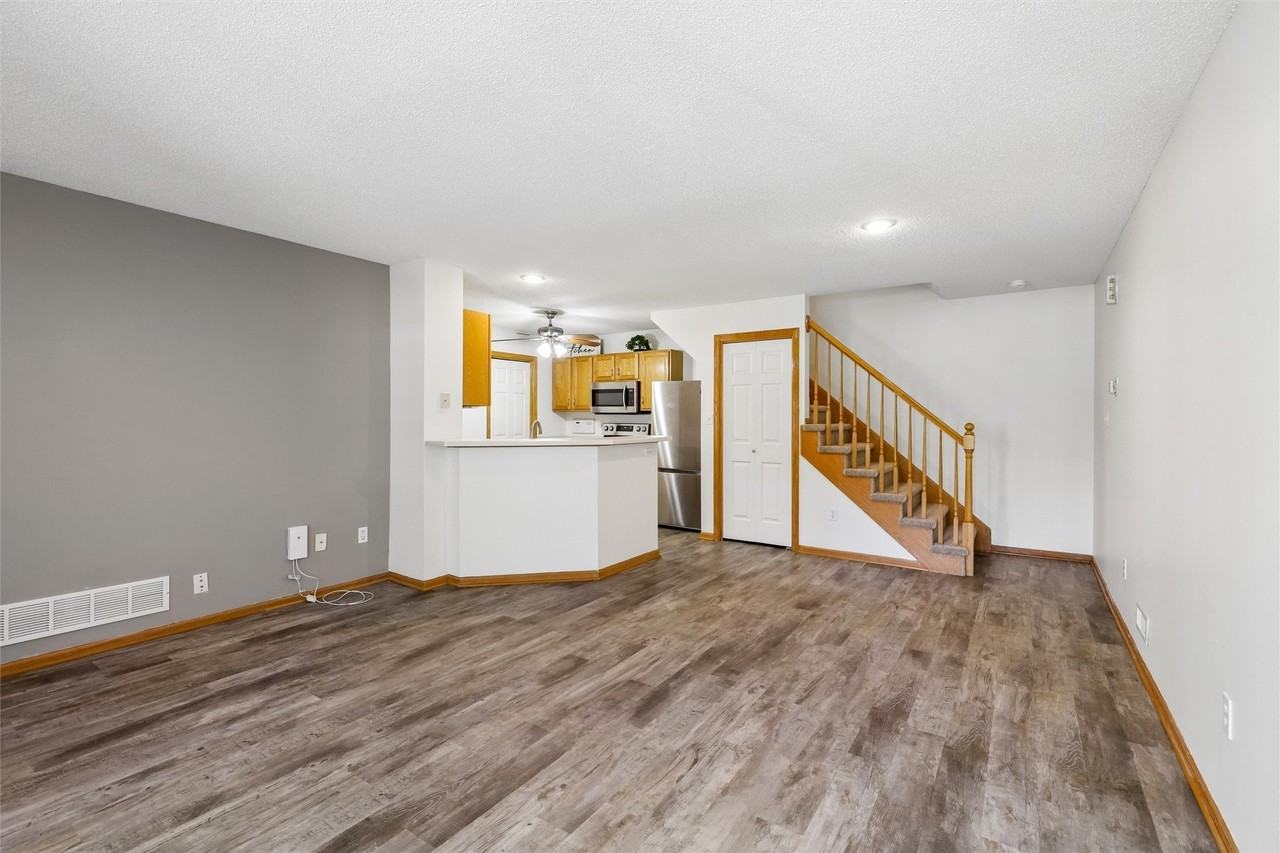 6855 Woodland Ave #1403 - Photo 5 of 18