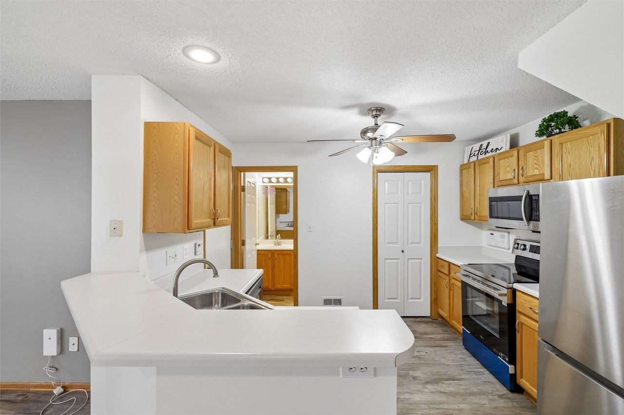 6855 Woodland Ave #1403 - Photo 7 of 18