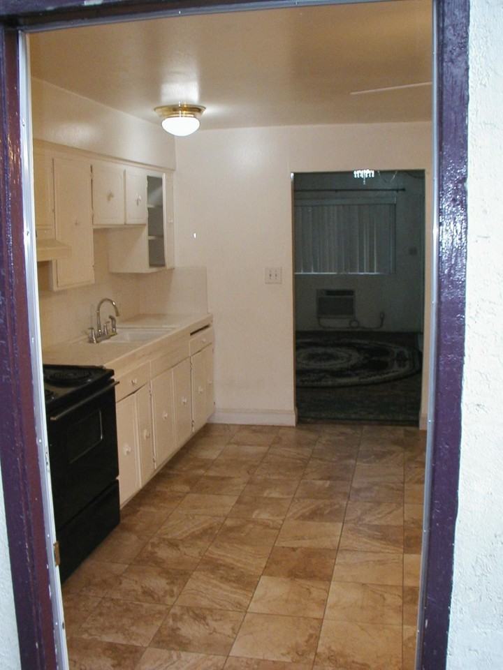 4510 E Thomas Ave - Photo 3 of 7