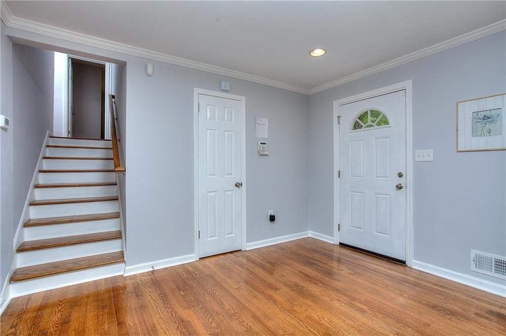 2374 Shamrock Dr - Photo 3 of 29