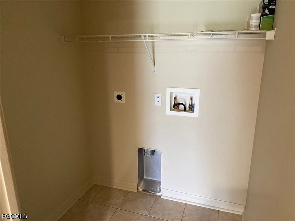 1037 Camden St E - Photo 6 of 12