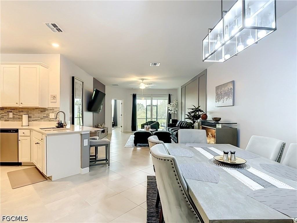 18814 Copperhead Ct N - Photo 6 of 50