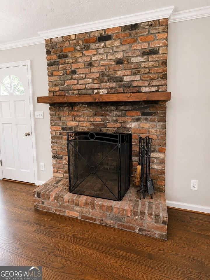 3148 Roberts Rd - Photo 3 of 19