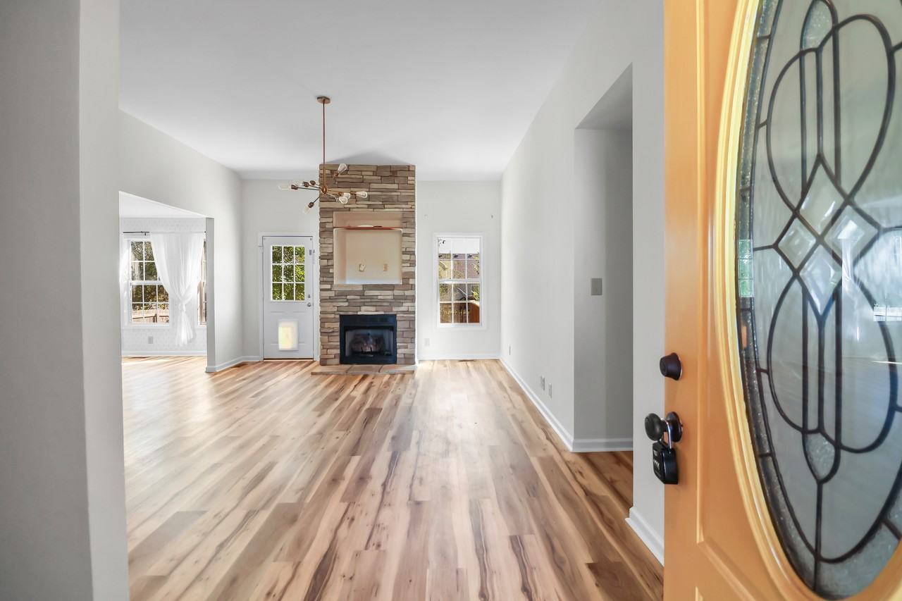 3661 S Naples Ct #1 - Photo 4 of 32