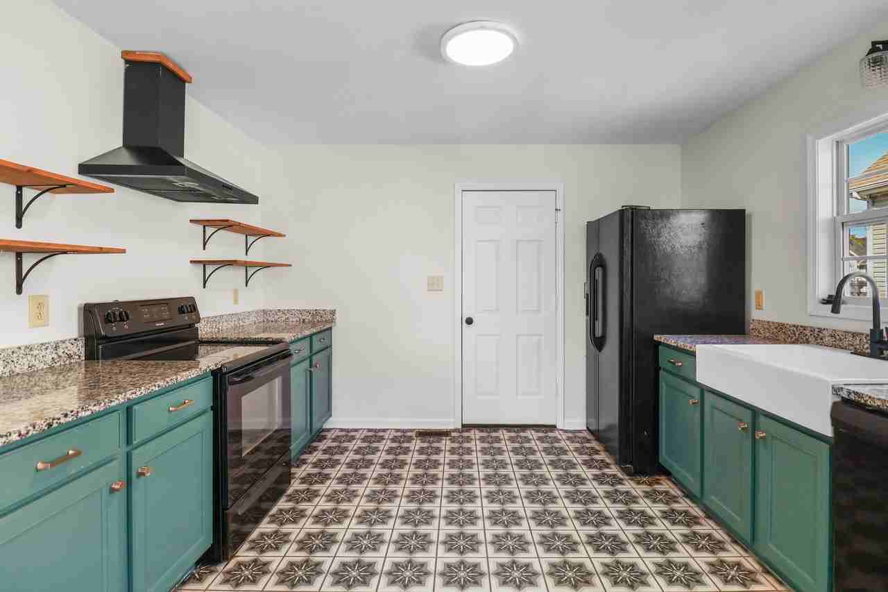 3661 S Naples Ct #1 - Photo 5 of 32