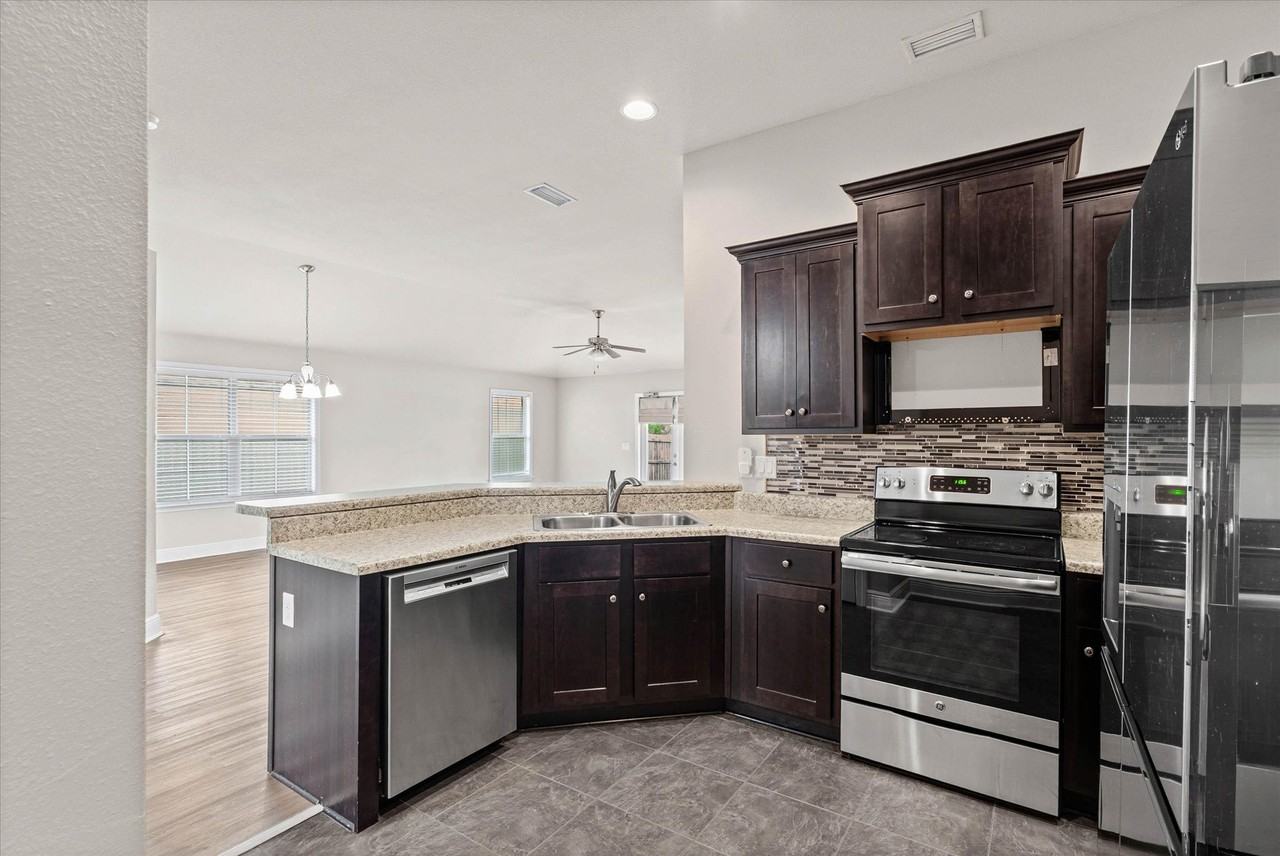 27417 Elise Ct #1 - Photo 4 of 23