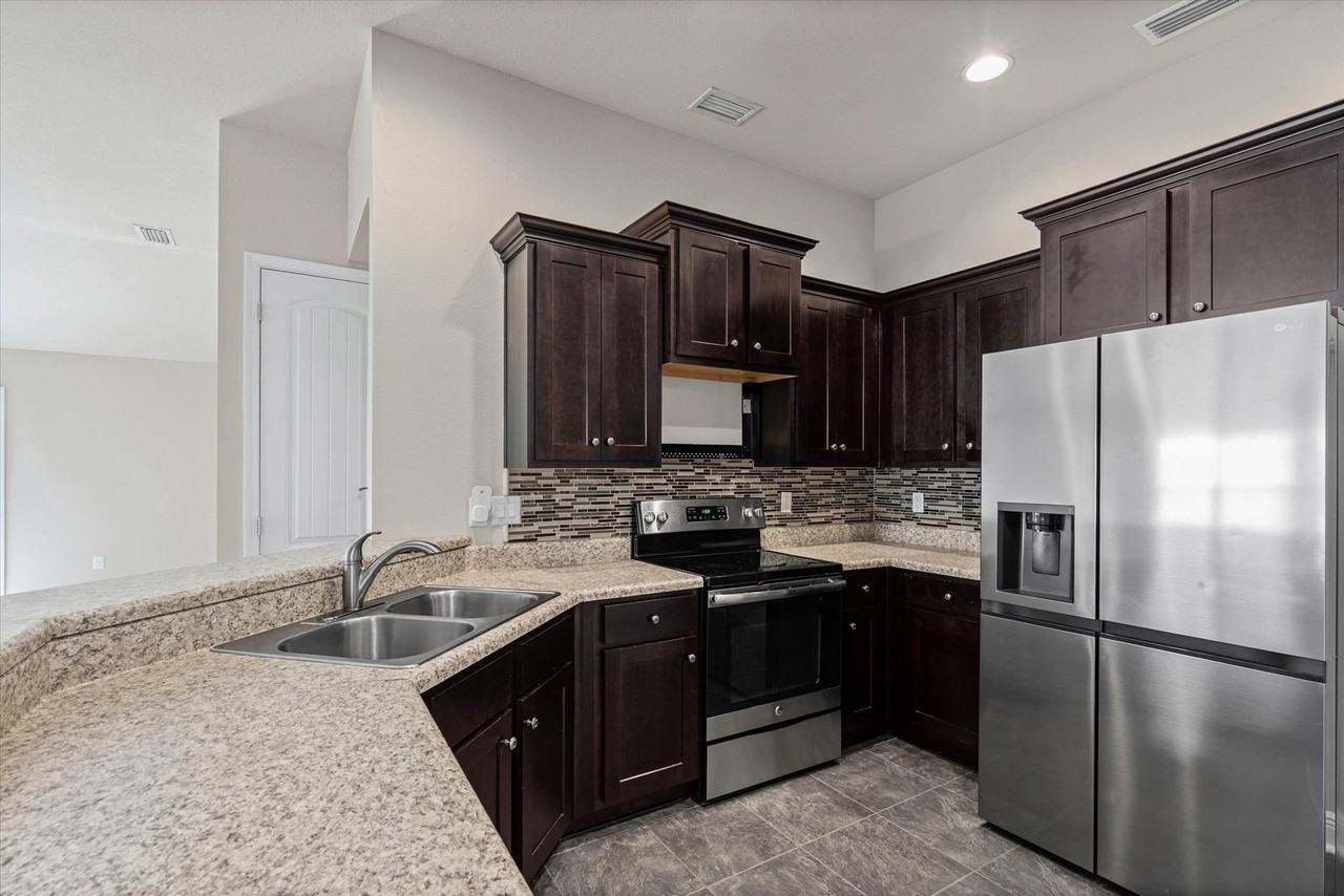 27417 Elise Ct #1 - Photo 5 of 23
