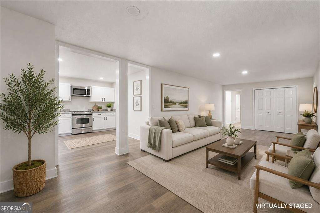 4755 Kent Rd - Photo 3 of 26
