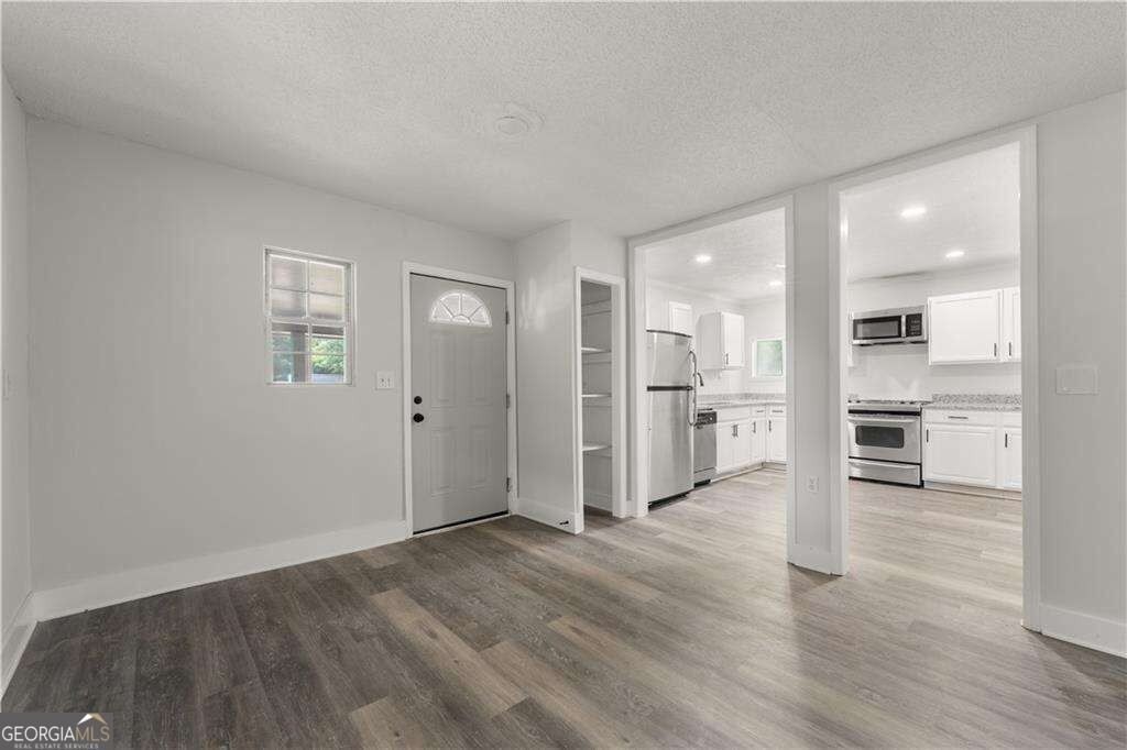 4755 Kent Rd - Photo 6 of 26