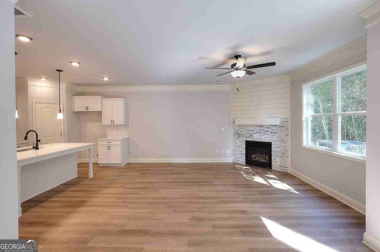 37 Crest Dr #6 - Photo 7 of 29