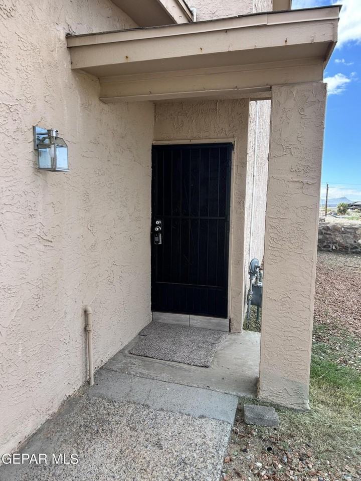 220 Moon River Ln - Photo 4 of 50