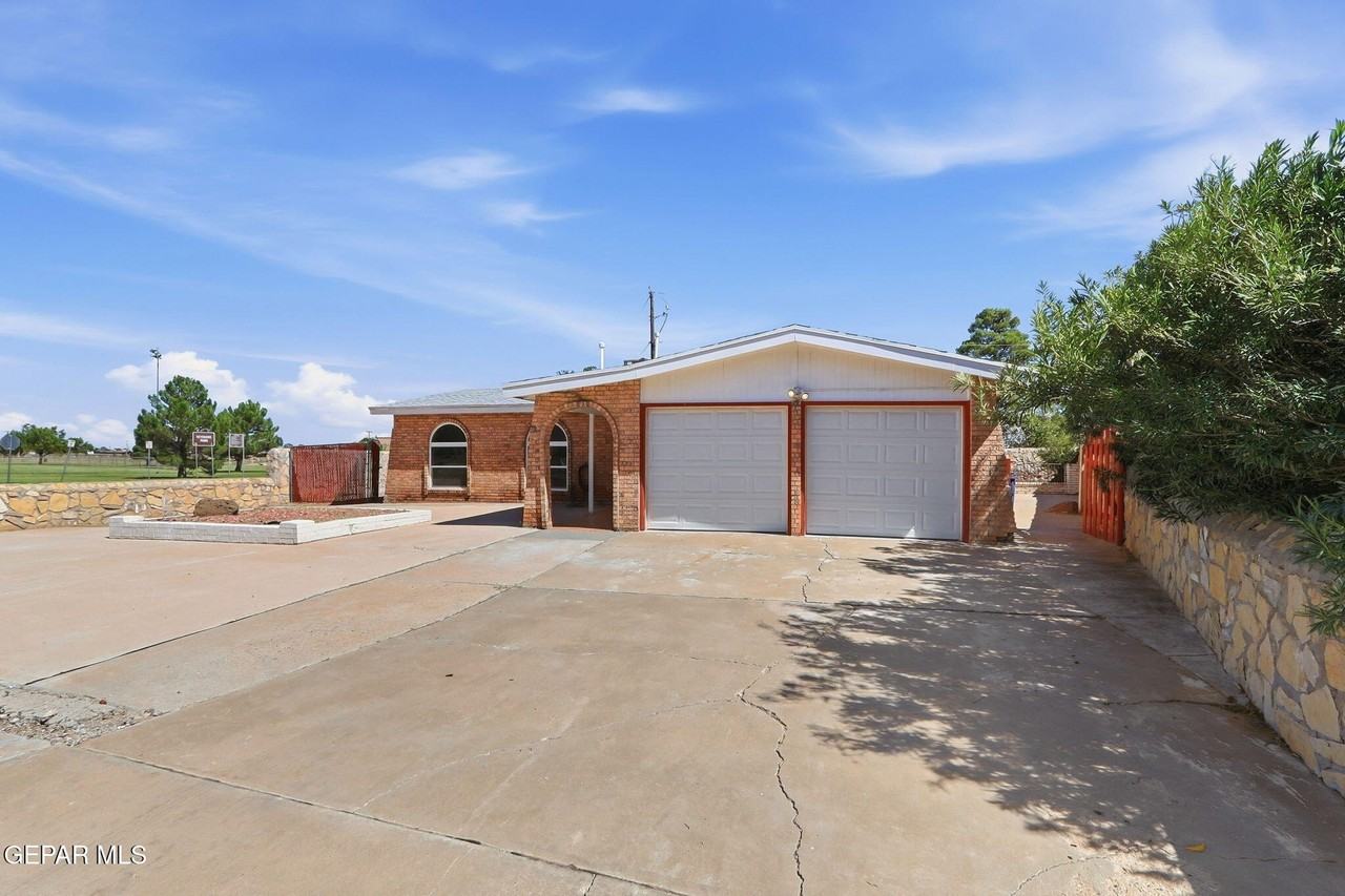 10484 Nolan Dr - Photo 3 of 31