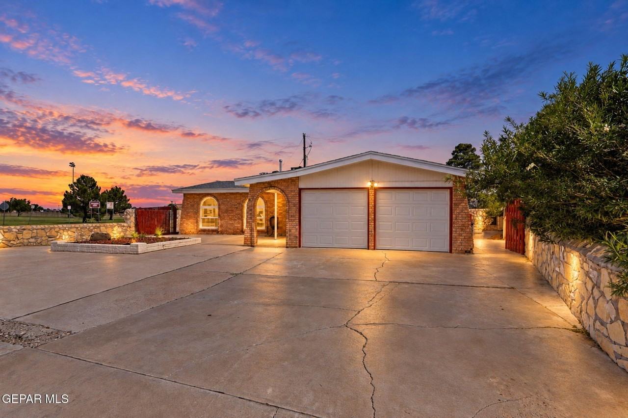 10484 Nolan Dr - Photo 4 of 31