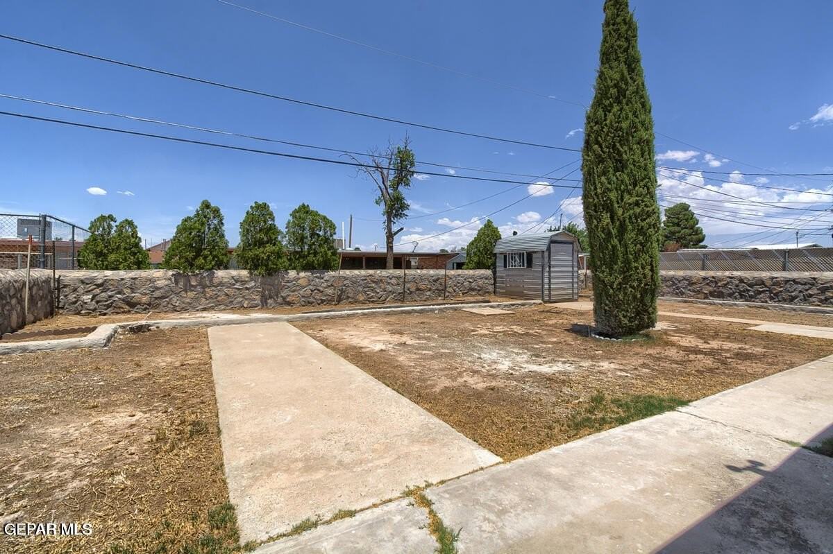 6039 Sorrento St - Photo 4 of 34