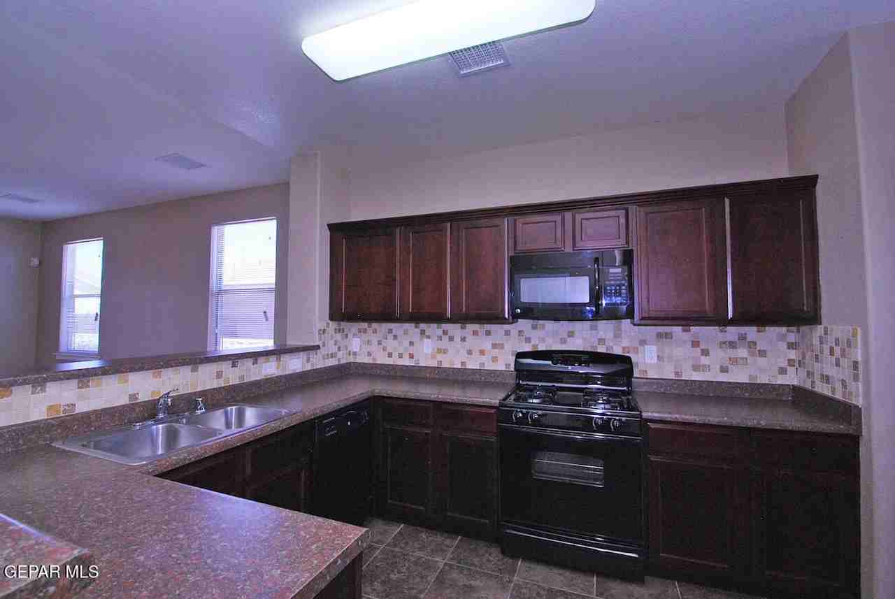 5033 Lone Cactus Ct - Photo 4 of 13